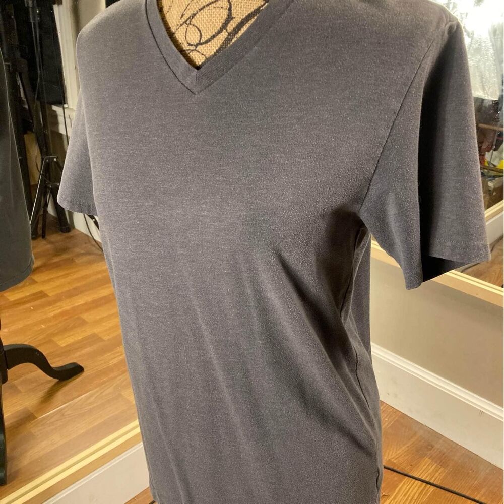 Mens Size Medium Gray V-Neck T-Shirt Dress Shirt￼ By Express